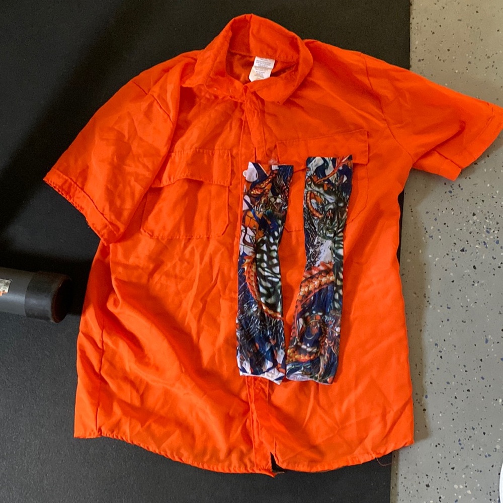 Inmate costume.